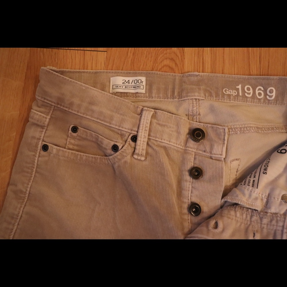 GAP corduroy straight leg pants - size 24